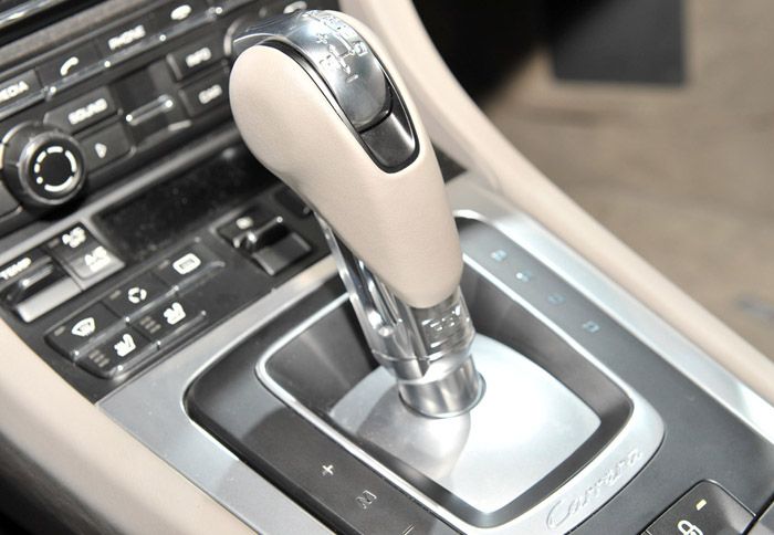 Η 911 του Nurburgring είχε το αυτόματο κιβώτιο PDK και το νέο Porsche Dynamic Chassis Control.